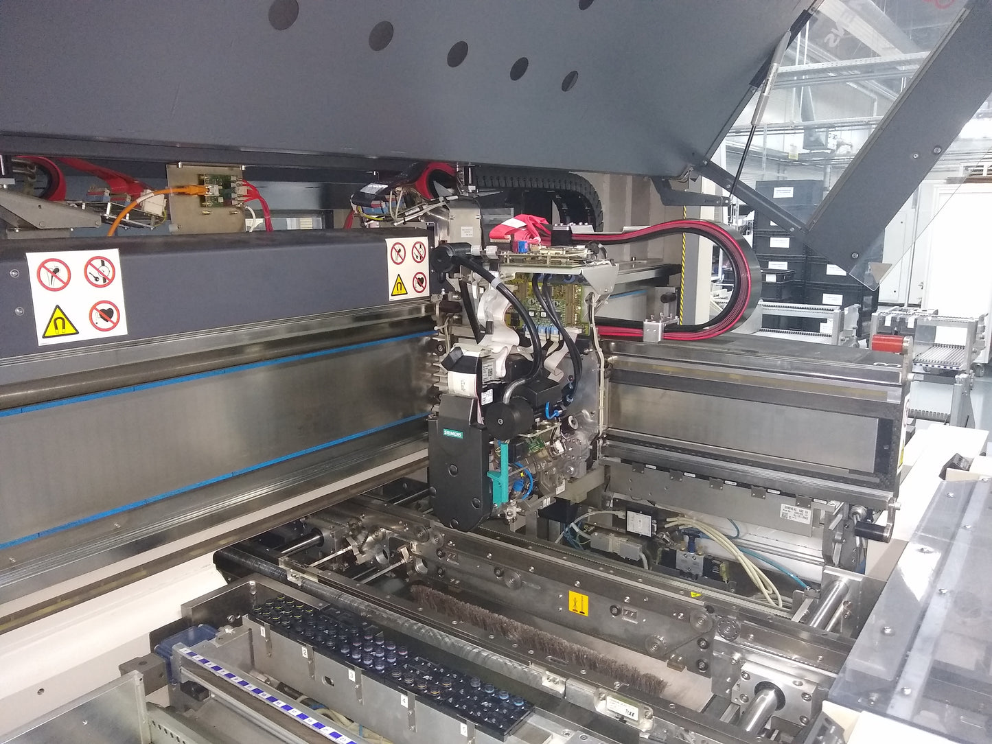 ASM Siplace X2, vintage 2007 with changeover tables